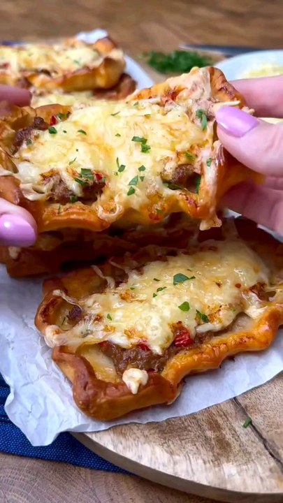 Beef cheese bread snacks recipe#cookingtime #cookingathome #homecooking #breakfastideas  #deliciousfood #deliciousrecipes #goodfood #sandwich #snacks #cheese #simplerecipes #sandwich #cookingideas #beef #bread  #cookingwithlove #virals #fypageシ #fypage