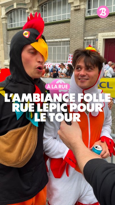 À la rue : L'ambiance folle rue lepic pour le tour