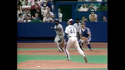 Larry Walker makes a catch off the wall, retiring Eddic Murray (8/23/29)