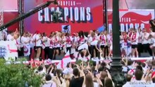 Calcio, la nazionale femminile inglese festeggia a Buckingham Palace