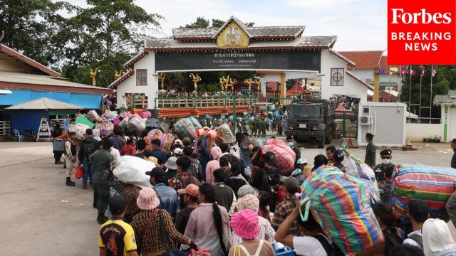 Cambodian Workers Return To Thailand Following Ceasefire Between Thailand And Cambodia