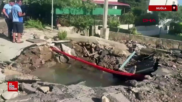 Muğla Bodrum’da ana su isale hattı patladı, yol trafiğe kapandı