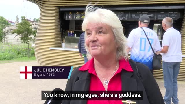 Sarina Wiegman is 'a goddess' - Former England international Hemsley