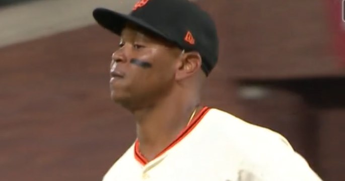 Rafael Devers salvó el dobleplay