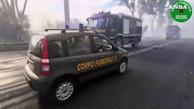 Incendio vicino all'aeroporto di Catania: sospesi i voli