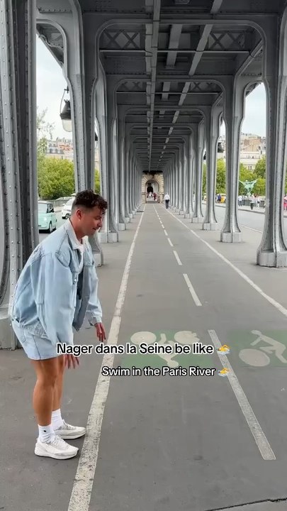 Nager dans la Seine be like 🏊‍♂️