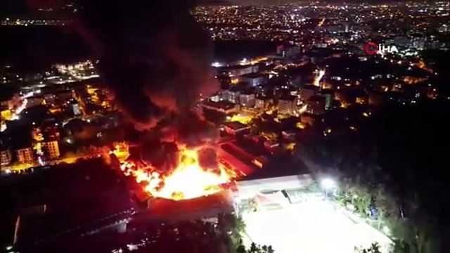 Çekmeköy’de fabrika yangını: Yanan fabrika havadan görüntülendi