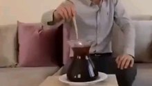 Çay Tiryakisi Adam
