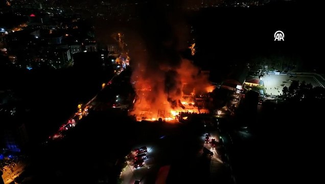 İstanbul Çekmeköy'de fabrika yangını!