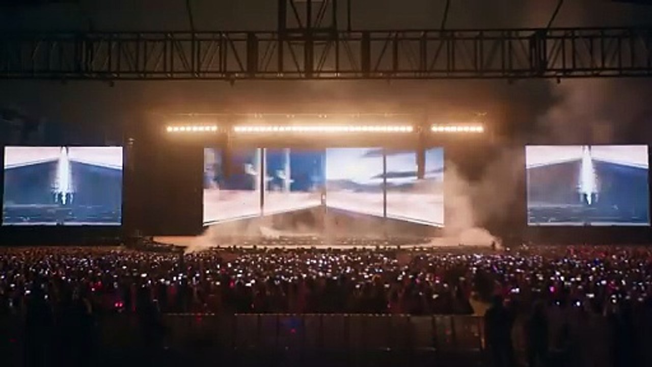 (JUMP)' Live at WORLD TOUR