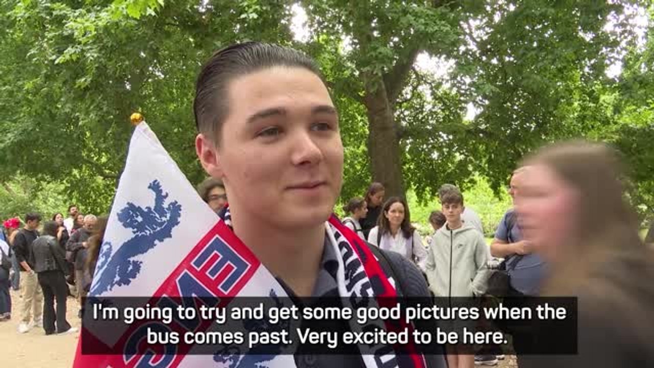 England fans gather in numbers for victory parade