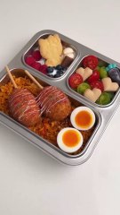 Making an immersive lunchbox for my sister