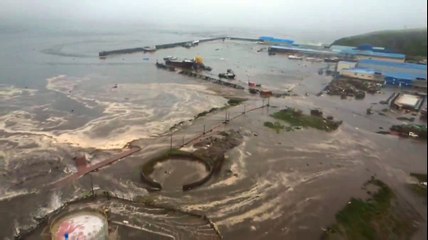 Massive waves hit Russia after quake