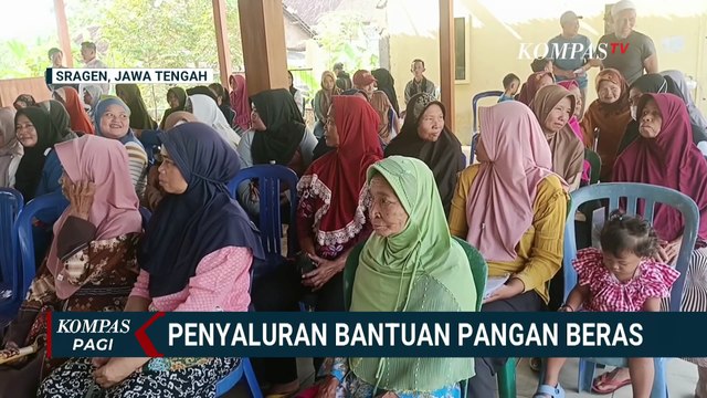 Warga Sragen Menerima Bantuan Pangan Beras yang Disalurkan Bulog dan Bapanas | KOMPAS PAGI