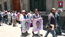 Padres de los 43 temen retorno a la Verdad Histórica tras reunión con Sheinbaum
