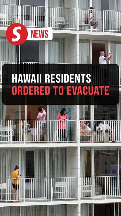 Hawaii beachgoers evacuate amid tsunami warnings