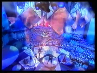 Johnny Hallyday & Les 500 Choristes – "Ma religion dans son regard" (TF1, 5 novembre 2005)