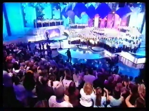 Johnny Hallyday & Céline Dion – “L’Envie” en Duo (Les 500 Choristes - TF1, 5 Décembre 2005)