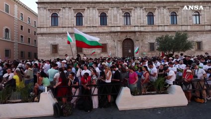 Il papa entusiasma 120 mila giovani: "Gridate per la pace"