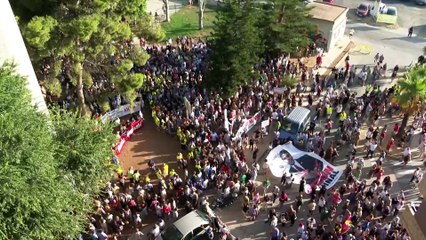 Жители испанского города Катарроха призывают к отставке регионального правительства