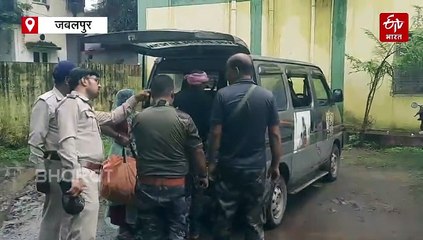 नागपंचमी पर चढ़ावा मांगने पहुंचे सपेरे, वन विभाग ने बरामद किए 35 सांप