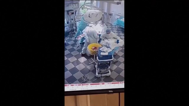 Séisme de magnitude 8,8 en Russie : en pleine opération, ces chirurgiens ne se laissent pas déconcentrer