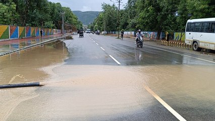 VIDEO: सेना भर्ती रैली की तैयारी जोरों पर: बारिश से भरे पानी की निकासी के प्रयास