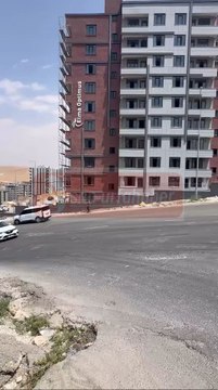 Şanlıurfa’nın Karaköprü ilçesinde seyir halindeyken kontrolden çıkan bir tır devrildi. Kazada tır sürücüsü yaralanarak hastaneye kaldırıldı.