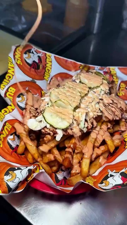 Follow for more ASMR videos🌮🍟 Credits: @banginbuns #mukbang #asmr #fastfood #asmreating