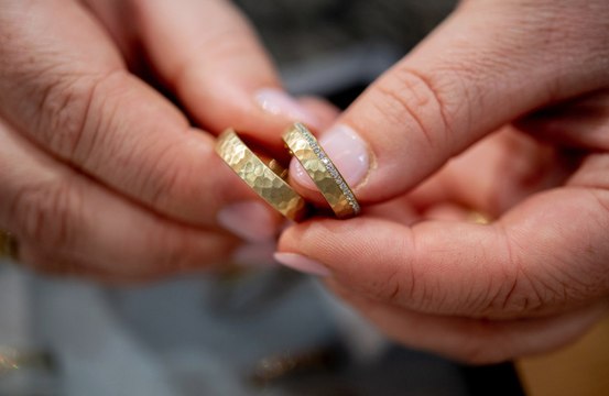 Man proposed to now-wife 43 times before she agreed to marry him