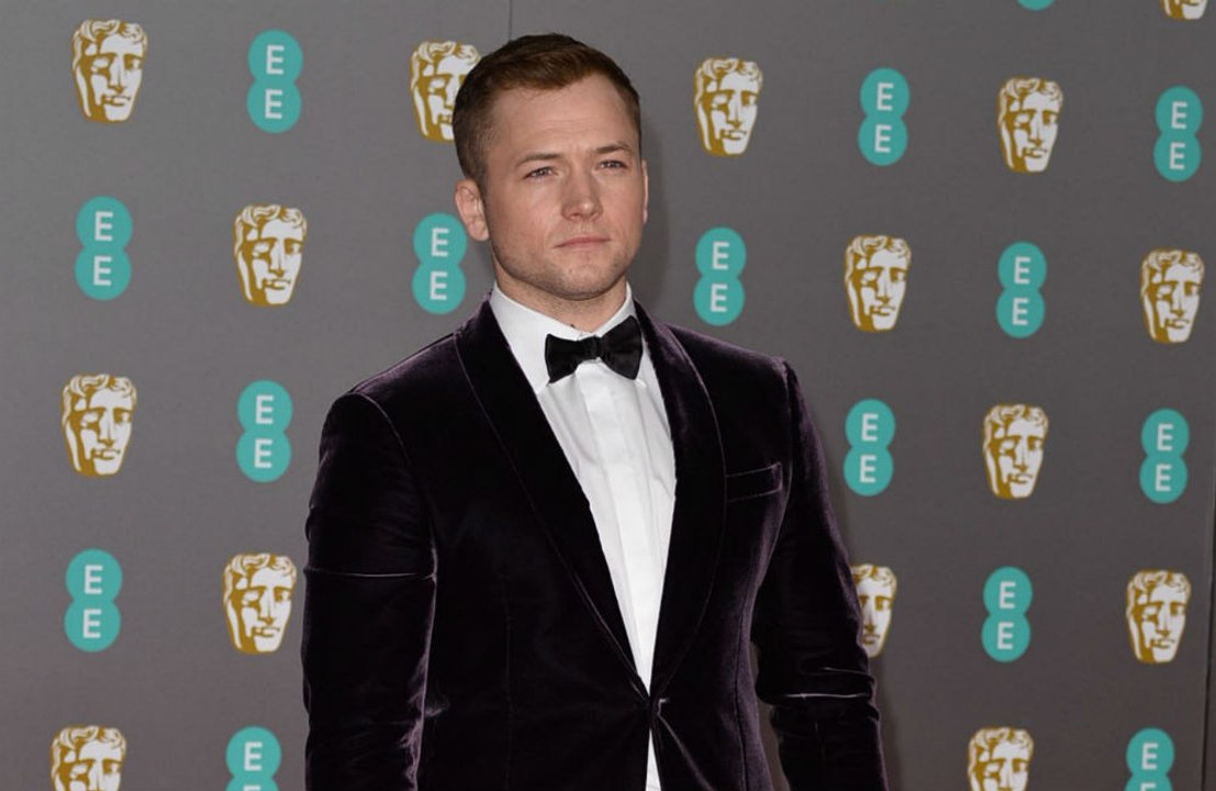 Taron Egerton findet, dass Social Media schlecht für die mentale Gesundheit ist