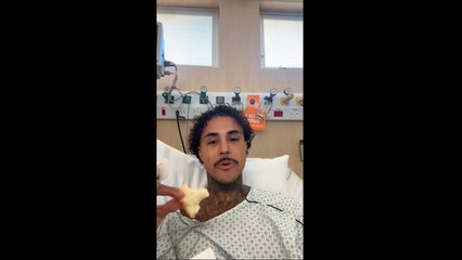 Internado, MC Livinho detalha acidente grave e mostra ferimentos; veja vídeo