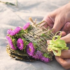 Seriez-vous prêt à porter des chaussures fabriquées à partir de bâtons et d'écorces ? Vous pourriez après ceci ! 🌿👣