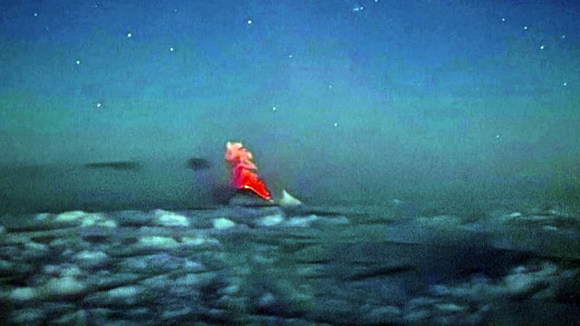 ext-erupcion-de-volcan-en-rusia-300725