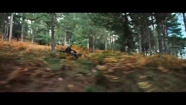 Thieves Build Mirror House to Outsmart Assassins After Robbing a Crime Boss