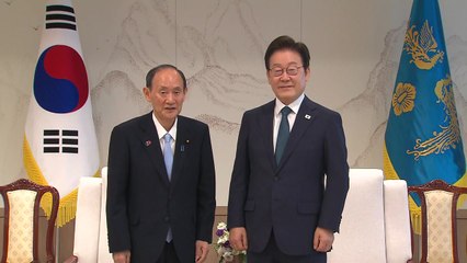 이 대통령 "한일 미래지향적으로"...스가 "우호적 발전" / YTN