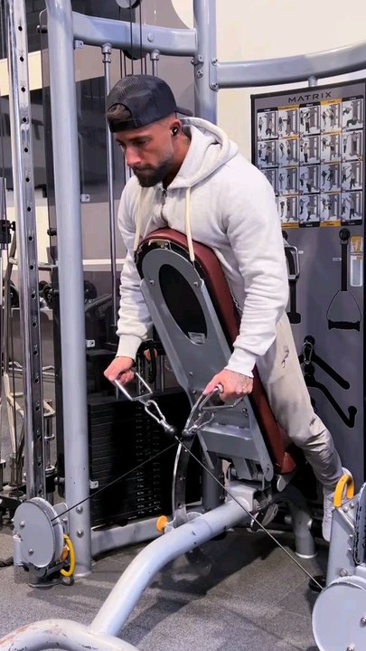 Quelques variantes pour travailler les épaules 💪🔥