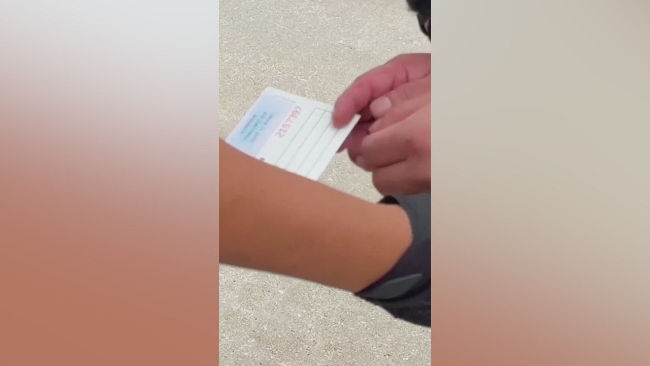 El polémico vídeo con inmigrantes de la Casa Blanca que recrea uno de los TikToks más virales del momento