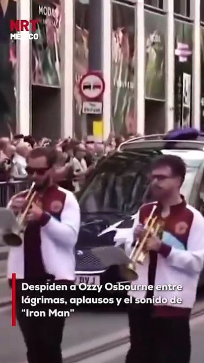 El ataúd de Ozzy Osbourne fue despedido entre lágrimas, aplausos y una trompeta que interpretó su icónico “Iron Man”. Una despedida que quedará en la memoria del rock.
