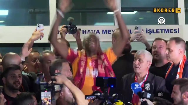 Victor Osimhen Galatasaray için İstanbul'a geldi! Tarihi transfer