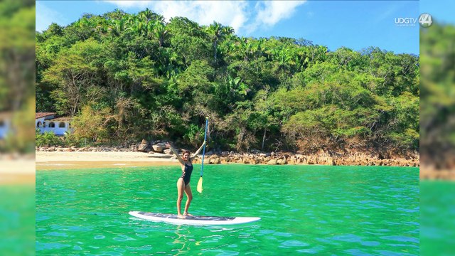Embarcaciones, motos acuáticas y pesca sin control en Los Arcos de Mismaloya