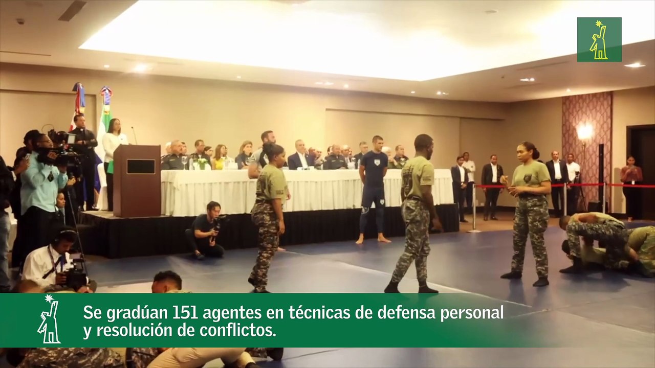 Se gradúan 151 agentes en técnicas de defensa personal y resolución de conflictos