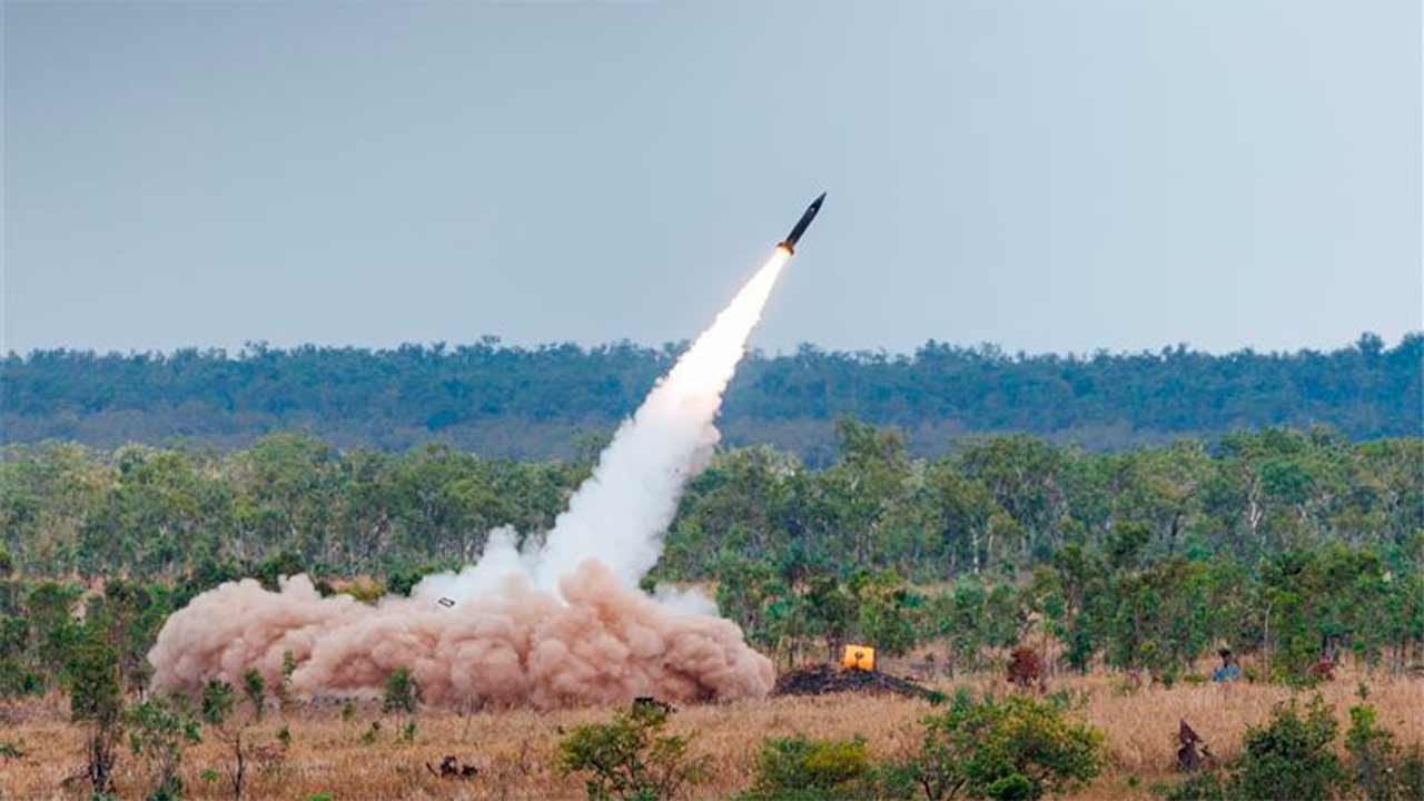 VS voeren HIMARS-rakettentest uit op afgelegen eiland tijdens internationale militaire oefening