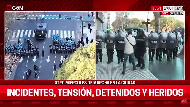 Así la policía agredió a un movilero en la marcha de jubilados en Congreso