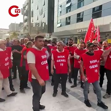 Kayyum yönetimindeki Van Büyükşehir Belediyesi'nde işten çıkarmalar protesto edildi Hukuki mücadelemiz sürecek