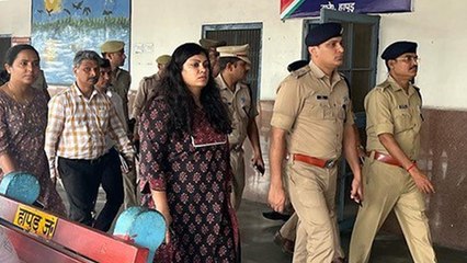 Noida की First Woman DM Medha Roopam कौन,Family,Husband,Kids,Parents Detail|Boldsky