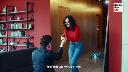 Girl Dumps Her BF During His Proposal 