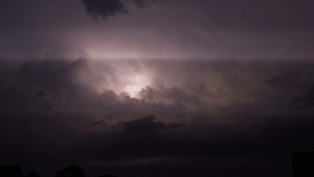 Nuit d’Orage 4K | Éclairs et Tonnerre Sans Pluie - Stop Stress