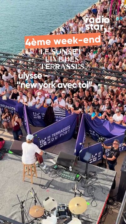 Ulysse interprète “New York avec toi” sur la scène des Sunset Live des Terrasses #ulysse #sunsetlive #concert #live #starac #staracademy