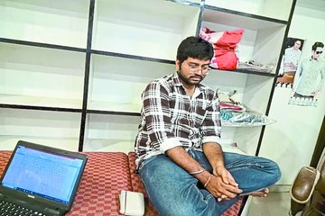 ग्राम विकास अधिकारी रिश्वत लेते गिरफ्तार.... देखें वीडियो .....